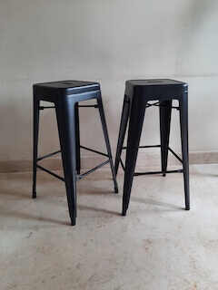 Bangku tinggi besi industrial untuk bar & café, kuat, ringan, dan stackable