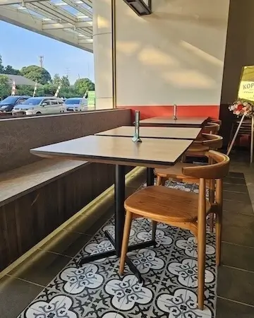 Benteng Mas Table at a café